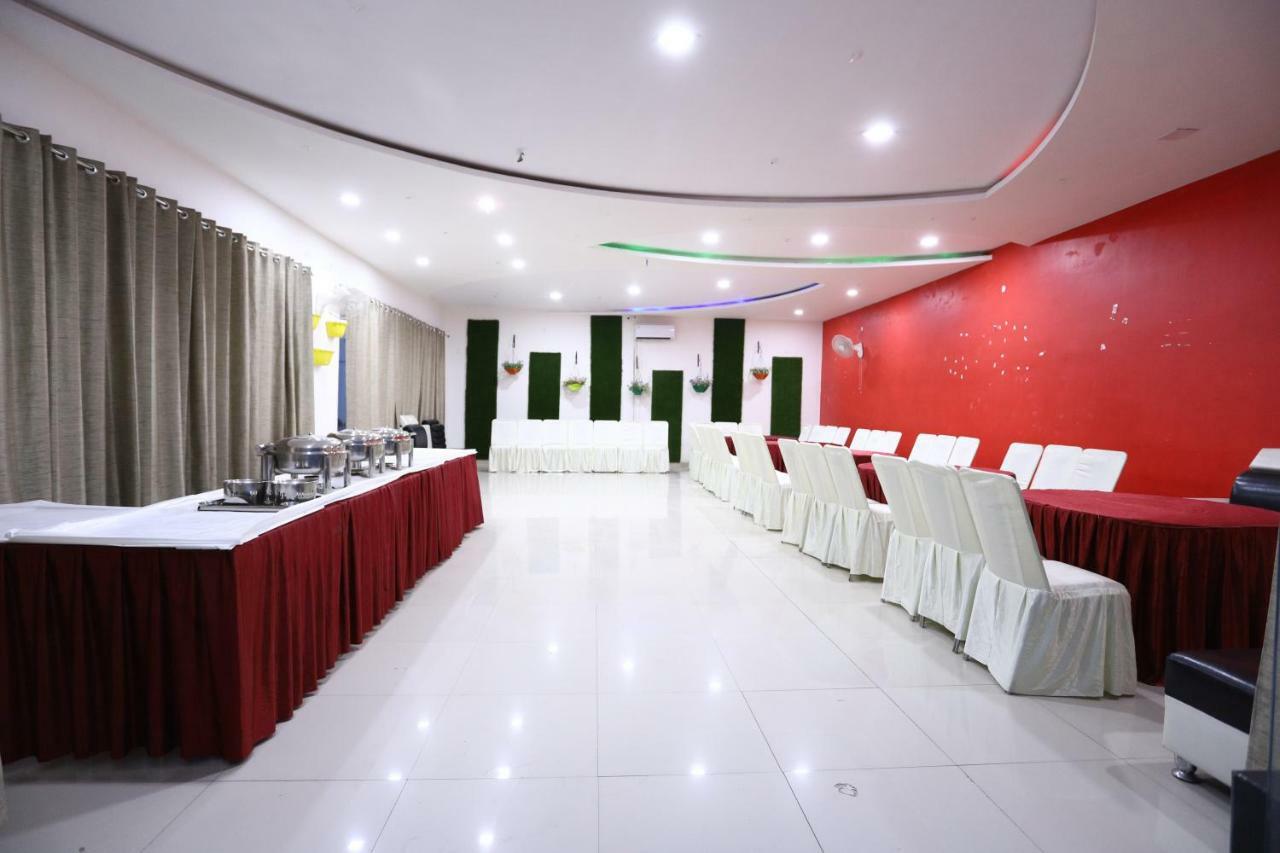Diwan Hotel And Restaurant Surkhi Exteriér fotografie