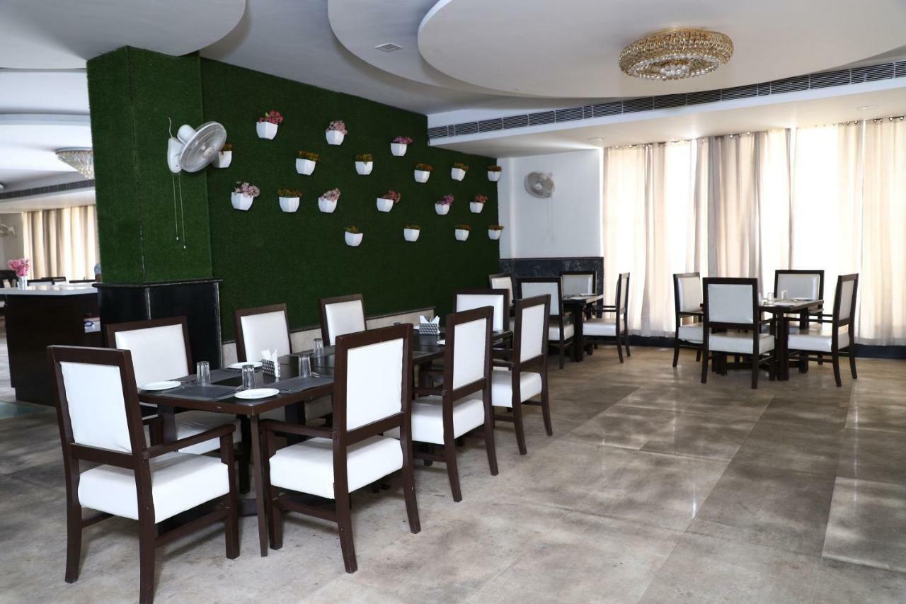 Diwan Hotel And Restaurant Surkhi Exteriér fotografie