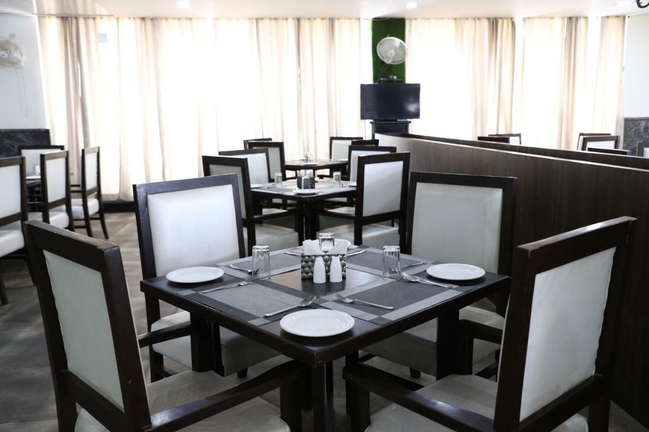 Diwan Hotel And Restaurant Surkhi Exteriér fotografie