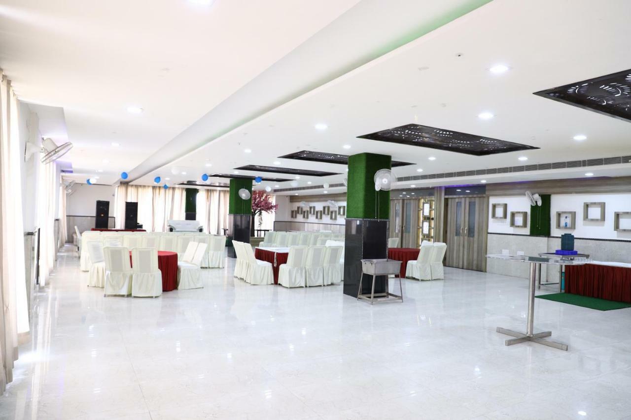Diwan Hotel And Restaurant Surkhi Exteriér fotografie