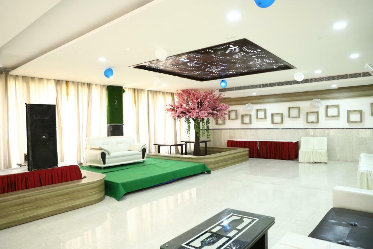Diwan Hotel And Restaurant Surkhi Exteriér fotografie