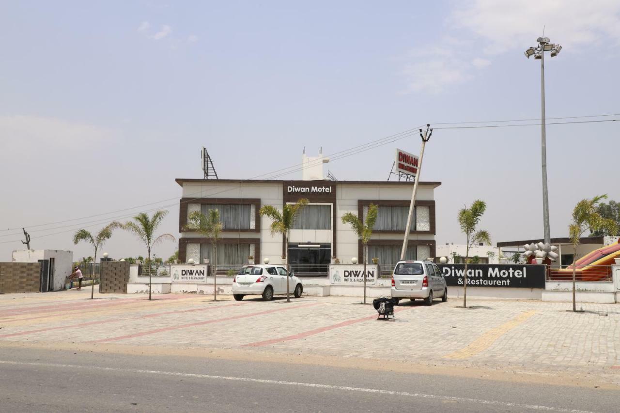 Diwan Hotel And Restaurant Surkhi Exteriér fotografie