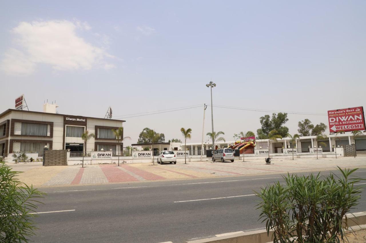 Diwan Hotel And Restaurant Surkhi Exteriér fotografie