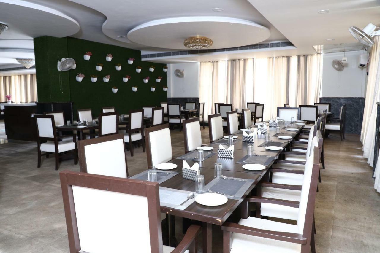 Diwan Hotel And Restaurant Surkhi Exteriér fotografie